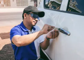 Car Locksmith in Maywood, CA
